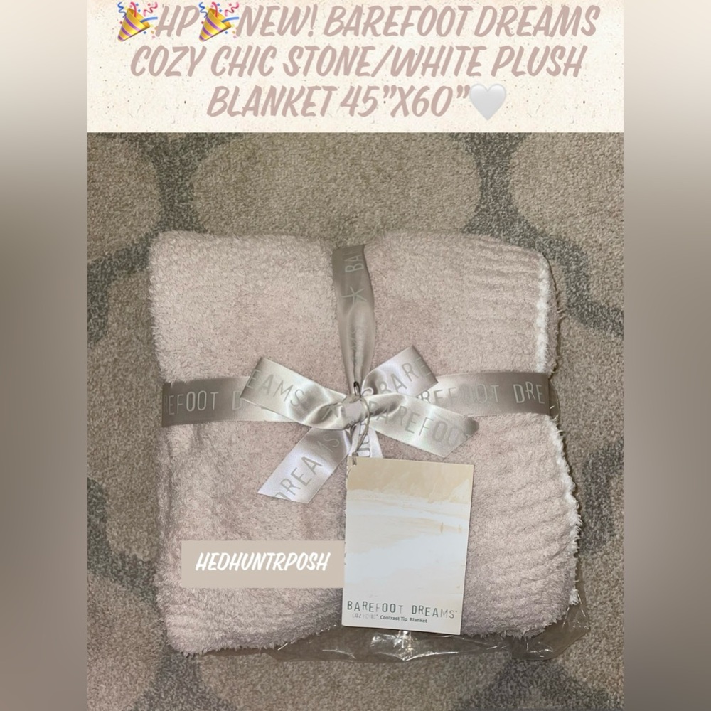 🎉HP🎉New! Barefoot Dreams CozyChic Stone/White Plush Blanket 45”x60”🤍Brand new